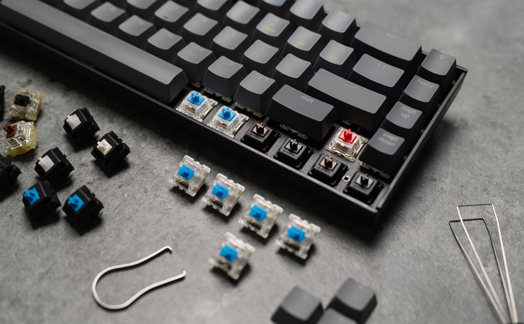 Bạn có thể thay thế switch, keycap của Keychron K6 sang các loại khác phù hợp với bản thân