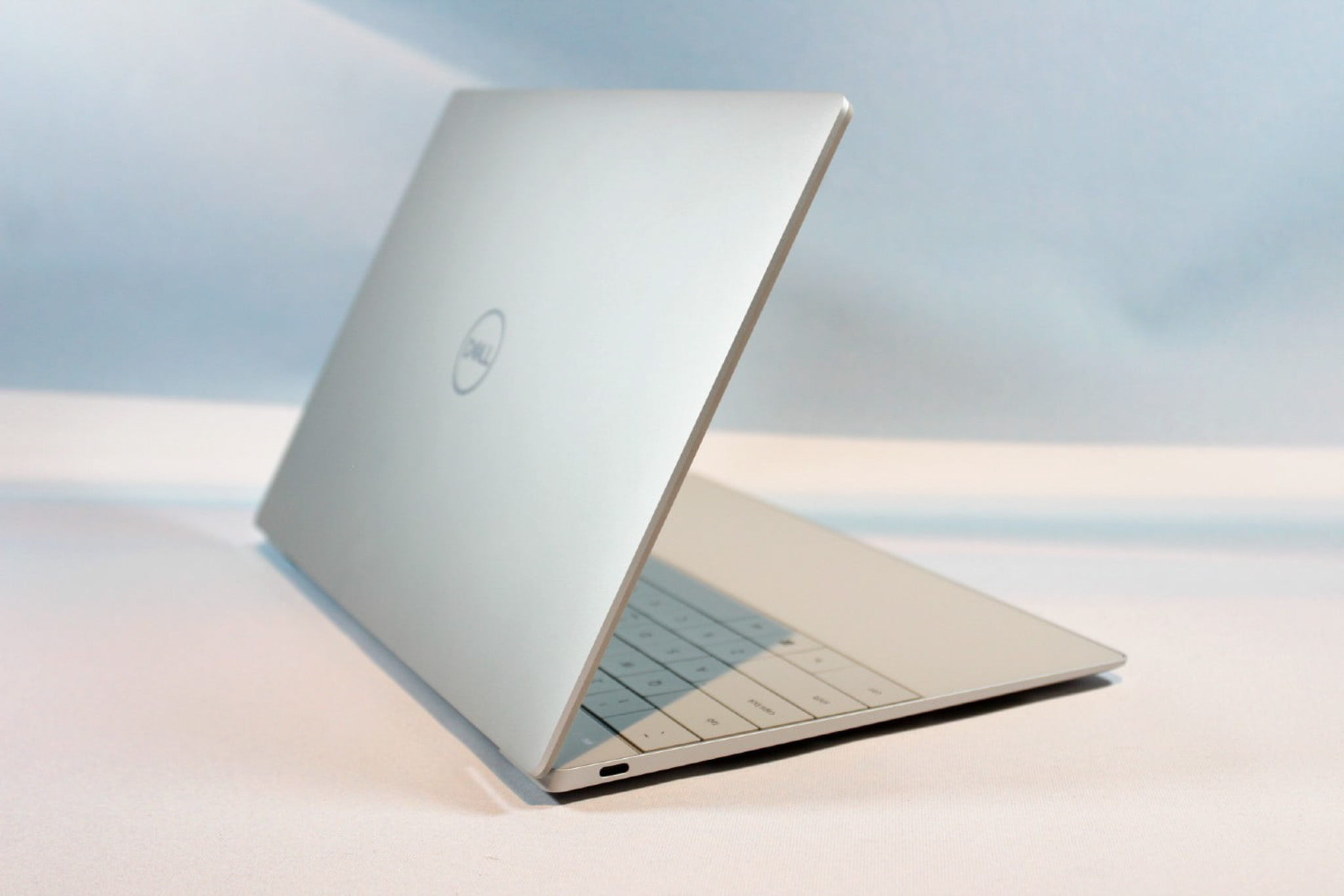 LAPTOP DELL XPS 13 PLUS 9320 I7 1260P/16GB/SSD 512GB/LCD 13.4INCH 3K5 ( 3456X2160) OLED TOUCH mo ta dell xps 13 plus 7