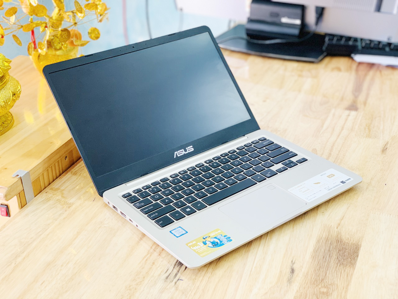 laptop-Asus-14-inch-thinkpro-1