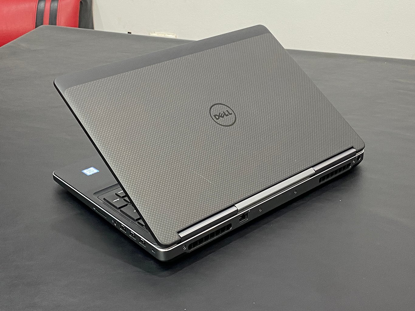 Dell Precision 7510 - Laptop đáng mua trong tầm giá dưới 20 triệu