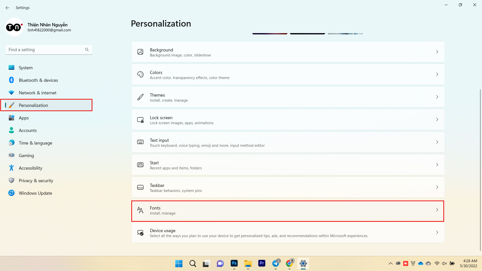 Mở Settings lên, nhấn vào Personalization, cuối cùng là chọn Font