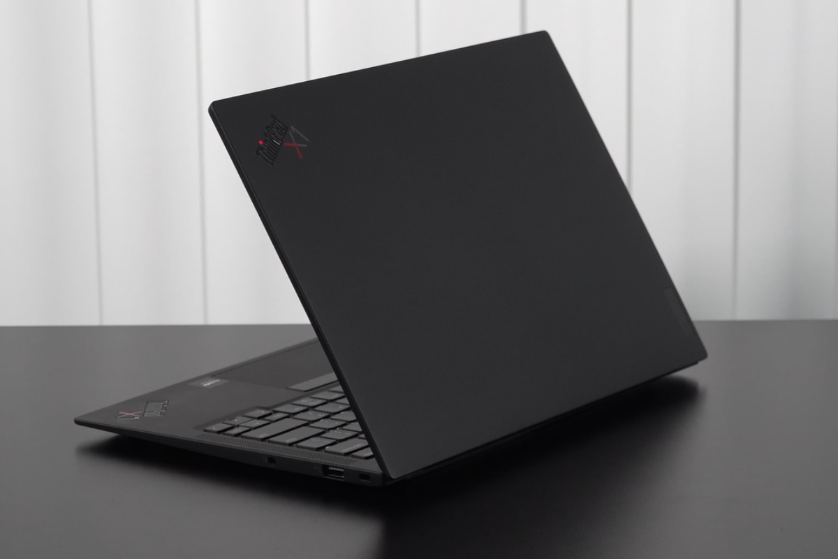 Đanh-gia-ThinkPad-X1-Carbon-Gen-10 